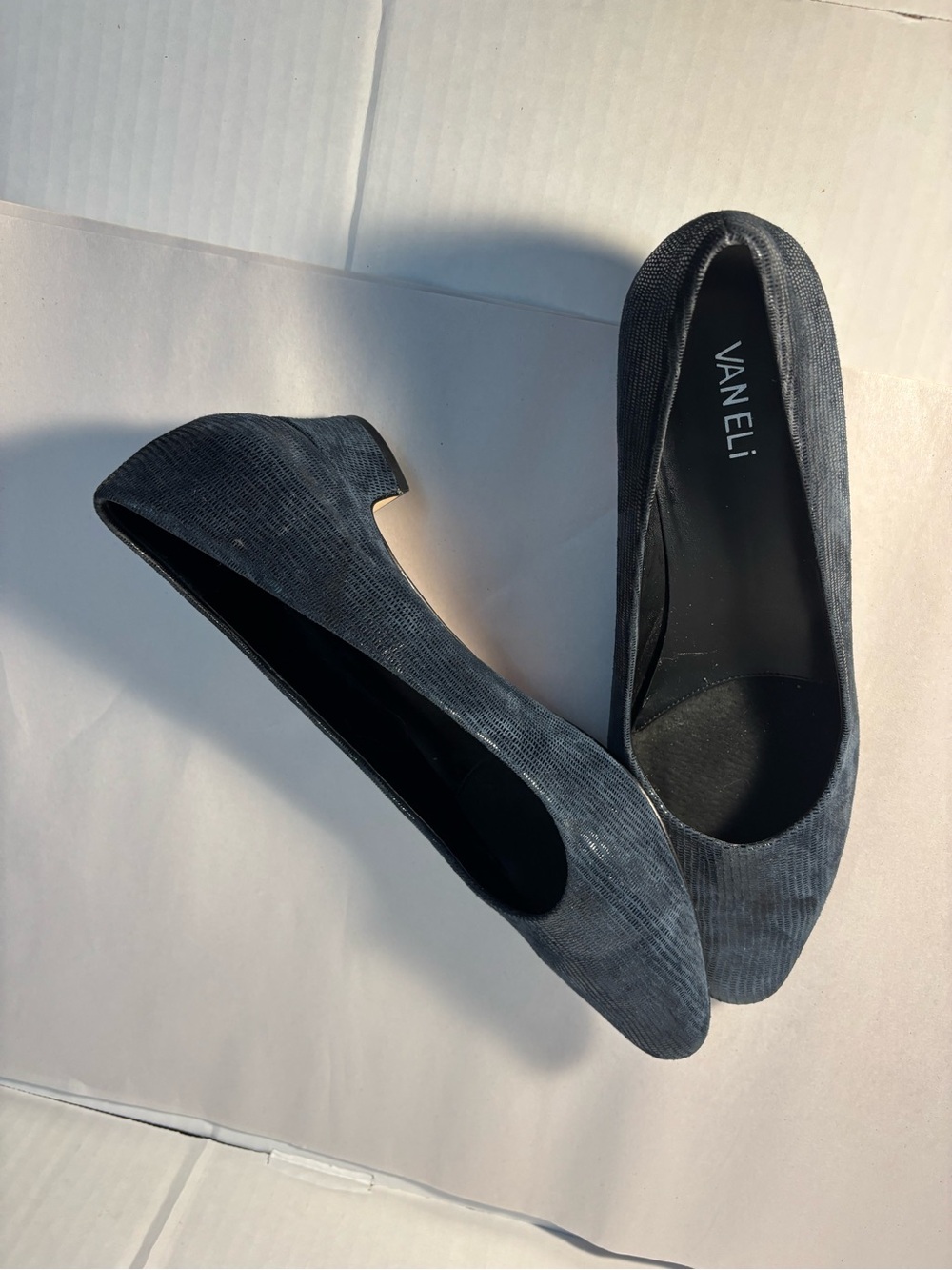 Vaneli Navy Blue Reptile Embossed Leather Pumps Size 10.5 M